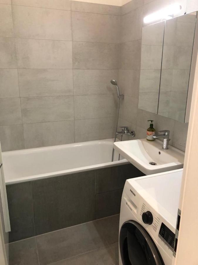 Skau Gajova Family Two Bedroom Apartment With A Terrace Free Parking Bratislava Exteriör bild
